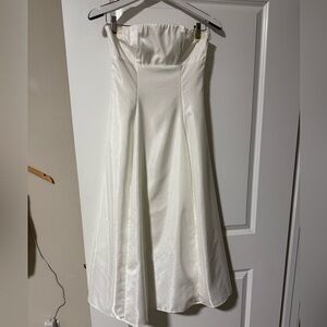 Elegant White Midi Dress